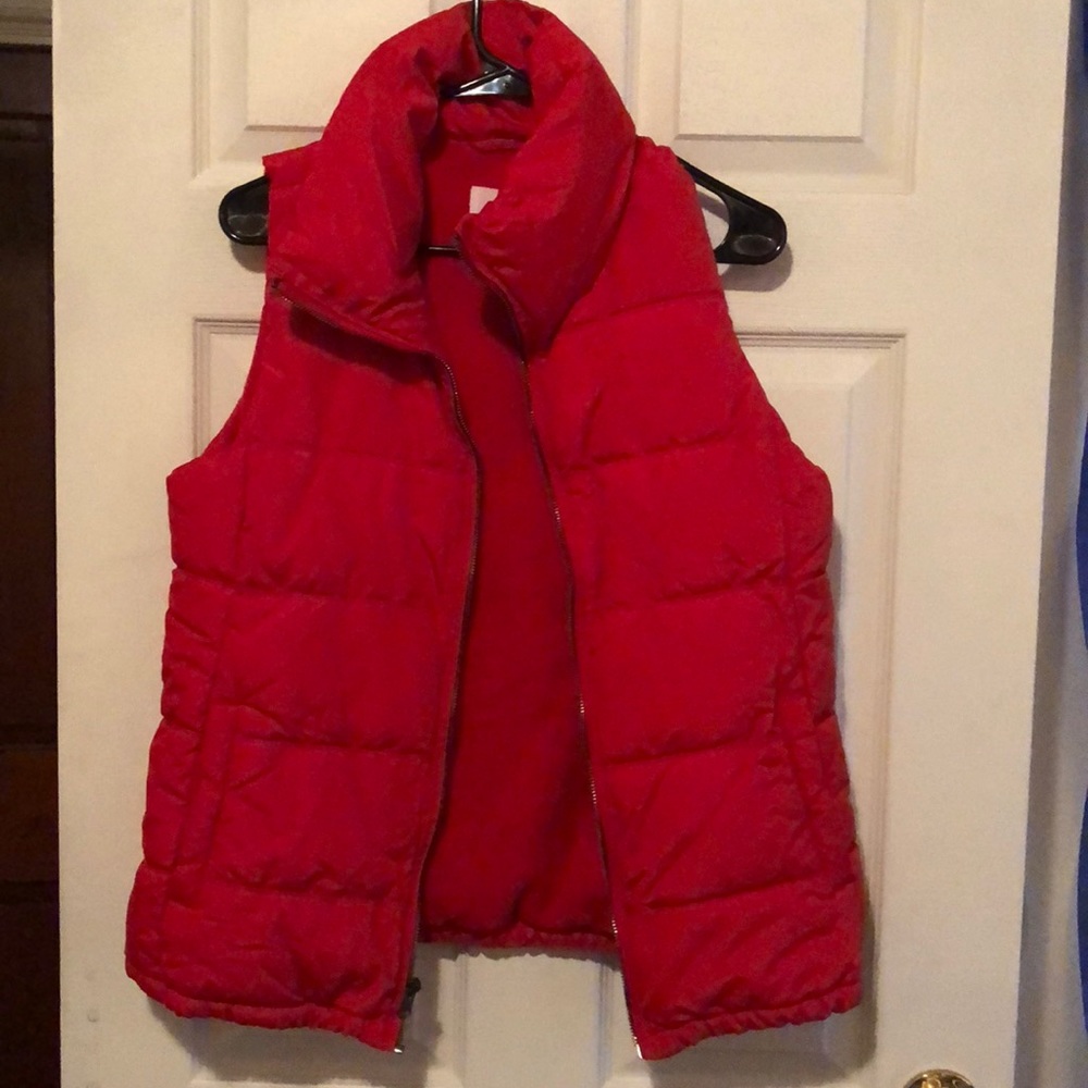 Old navy red puffer! Worn once!
